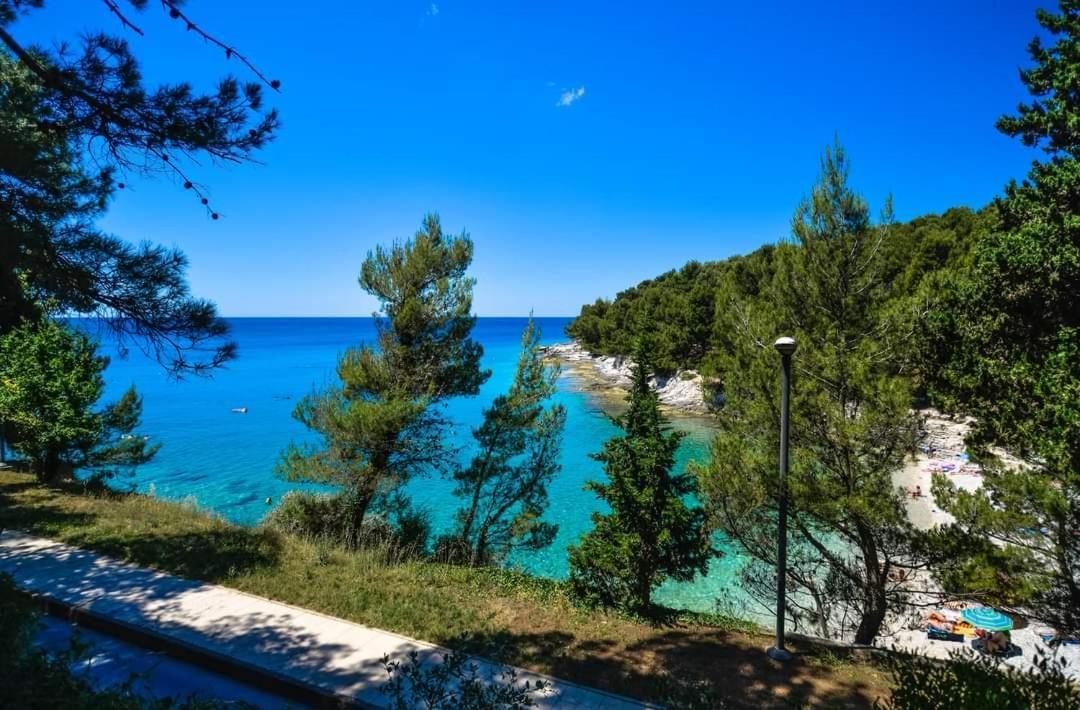 Apartment Tomas Near The Beach Pula Exterior photo