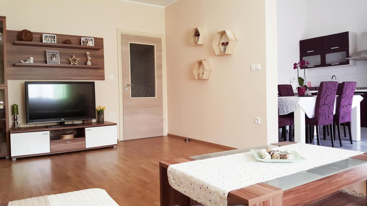 Apartment Tomas Near The Beach Pula Exterior photo